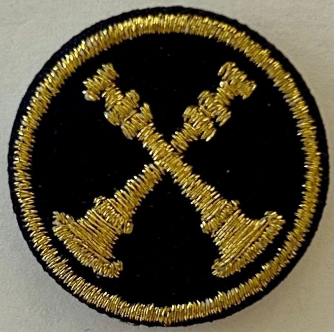 FIRE FIGHTER 2 BUGLES CROSSED, 1" CIRCLE - METALLIC GOLD ON MIDNIGHT NAVY - SEW ON.